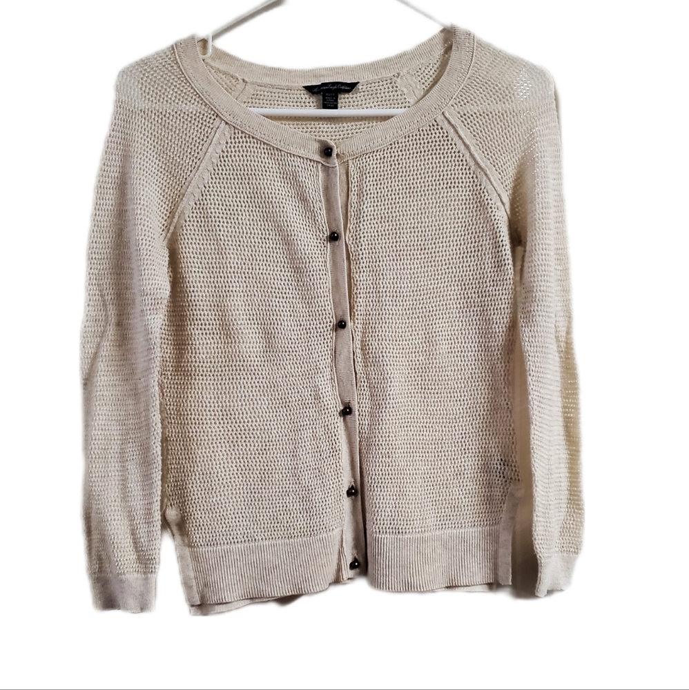 American Eagle eyelet top